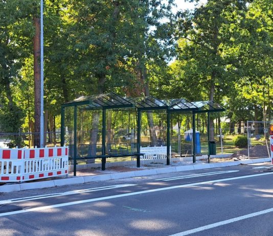 Neue Bushaltestellen in Großbothen und Schaddel