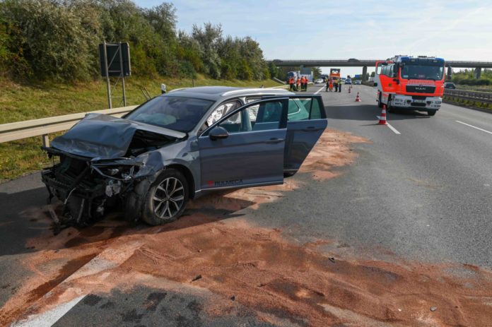Auf der A14 kam es am Mittwochvormittag in Richtung Halle zu einem Verkehrsunfall. 