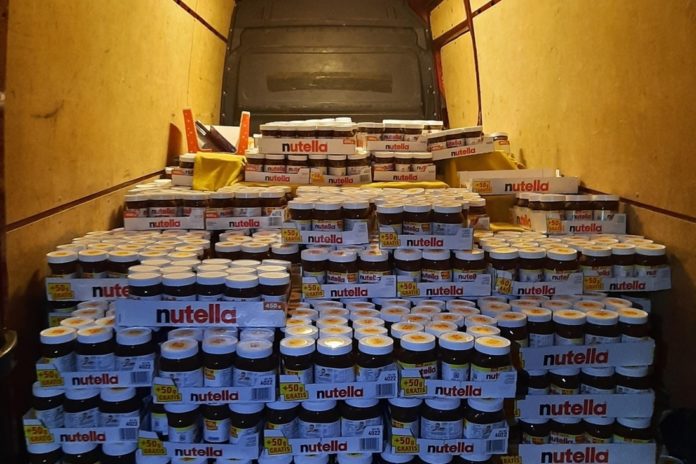 Nuss-Nougat-Creme verursacht Übergewicht bei Transporter auf A4 Foto: © Polizei Sachsen