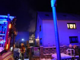 Brandeinsatz in Böhlen: Feuerwehr löscht Gewächshaus