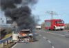 Hybridauto in Flammen