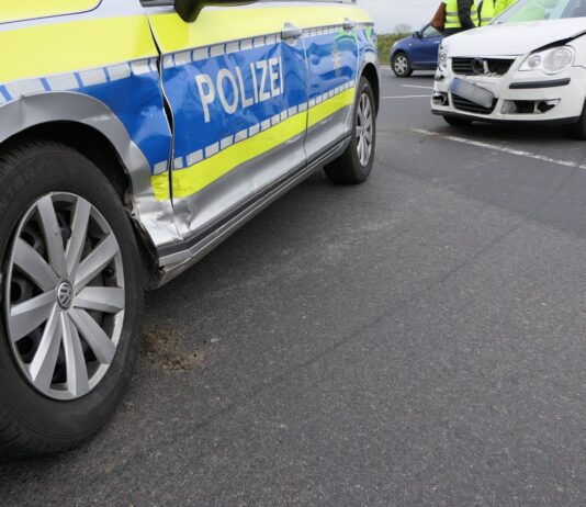 Kreuzungscrash in Grimma: Streifenwagen