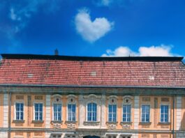 Jagdhaus Herz Wolke Himmel Montage Kössern _ 2024_