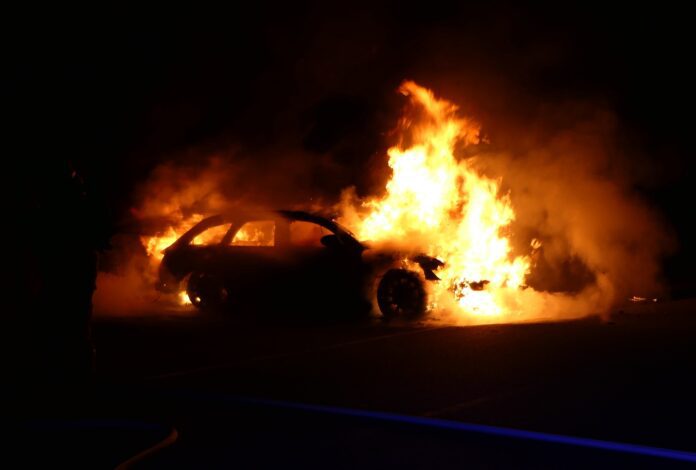 An der S38 kam es am Samstagabend zu einem Fahrzeugbrand