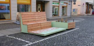 Die neuen Parklets sind laut Stadtverwaltung "Optisch und funktionale Verbesserungen" für die Attraktivität der Altstadt