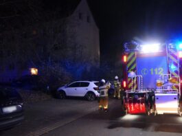 Zahlreiche Feuerwehrkameraden rückten nach Dürrweitzschen aus