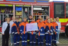 Feuerwehr Borna gewinnt 1.000 Euro für die Jugendfeuerwehr bei dm-Challenge