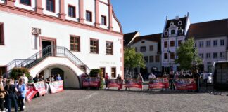 Protest vor der Stadtratsitzung im September 2025 in Grimma
