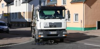 Update: LKW erfasst Radfahrer in Naunhof