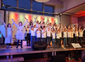 „Zeit für Wunder“ in Klinga: Weihnachtsmusical erklingt im Dorfgemeinschaftszentrum