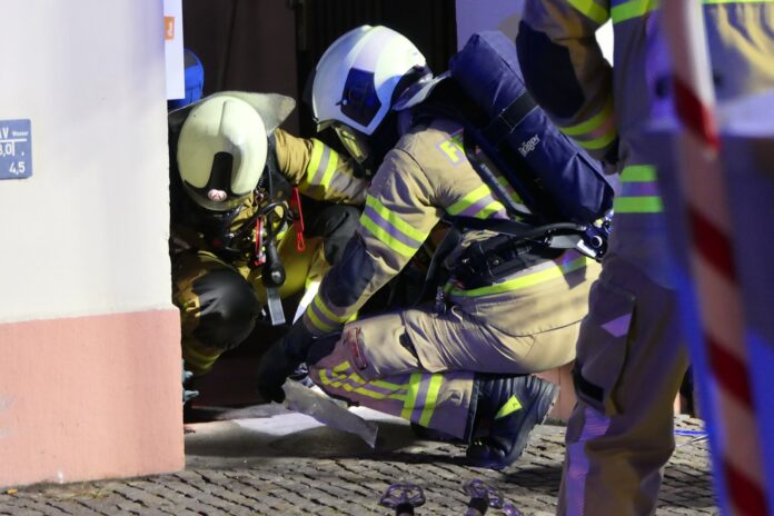 Unbekannter Stoff sorgt für nächtlichen Großeinsatz in Grimmas Altstadt