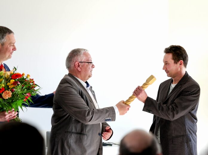 2026_Staffelstabuebergabe_Axel_Bobbe_Heinz_Kaiser_c_LTV_Danny_Juengling