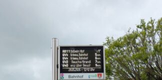 Digitale Informationssysteme an großen Haltestellen im Landkreis Leipzig