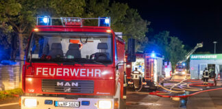 Großbrand auf Baumarktgelände in Markkleeberg