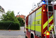 Laterne beschädigt: Feuerwehreinsatz in der Poststraße