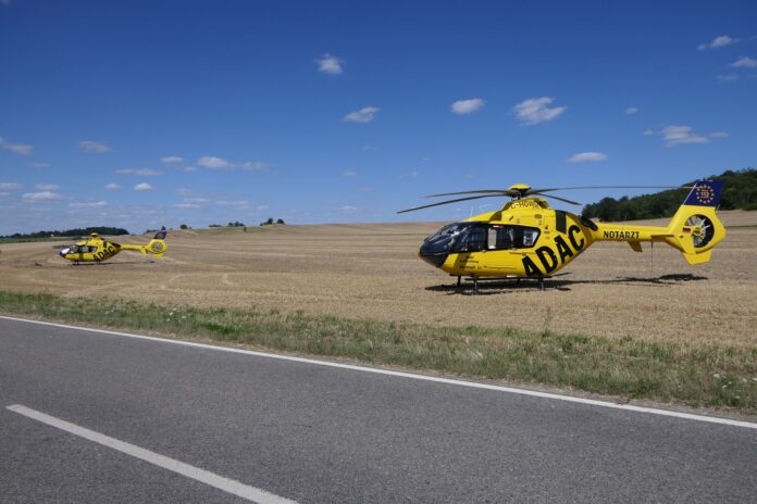 Schwerer Unfall zwischen Klinga und Großsteinberg: Zwei Rettungshubschrauber im Einsatz