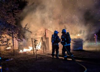 Werkzeugschuppen brennt in Frohburg-Prießnitz vollständig ab
