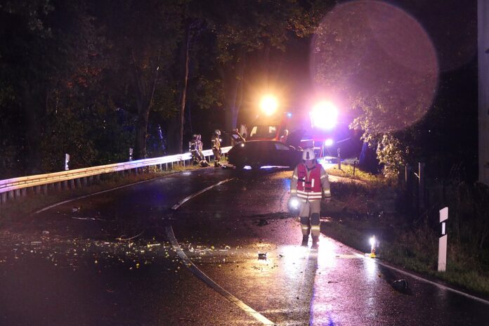 Verkehrsunfall auf der B107: Mercedes und Ford kollidieren bei Rothersdorf