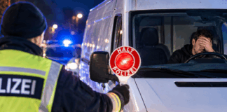 Kuriose Polizeikontrolle in Sachsen: Mann gleich zweimal ohne Führerschein erwischt